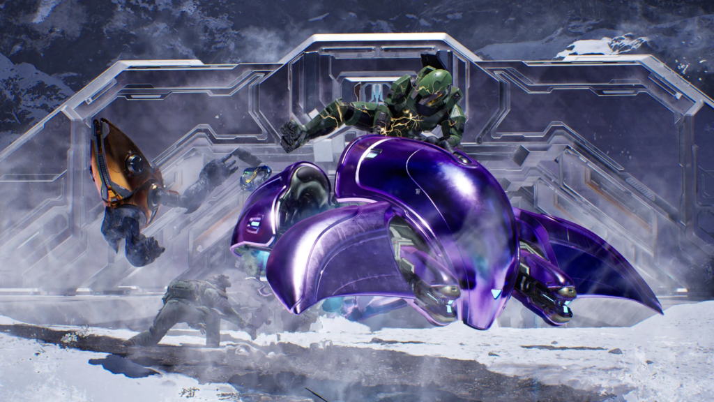 As fases de Halo: Campaign Evolved são no formato 'sandbox', com armas e veículos exóticos que permitem múltiplas táticas durante as batalhas